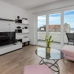 Apartamento Awesome In *