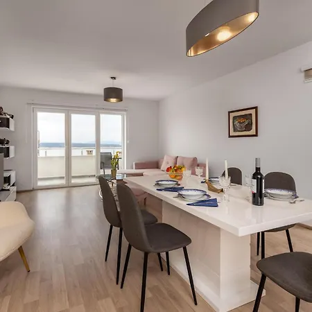 1 Bedroom Awesome In شقة *