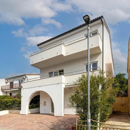 شقة 1 Bedroom Awesome In *