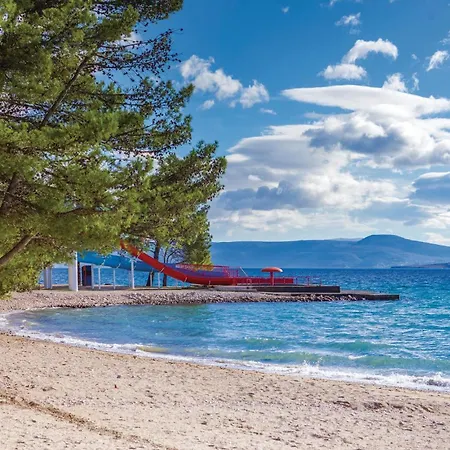 1 Bedroom Awesome In شقة دْغاماي