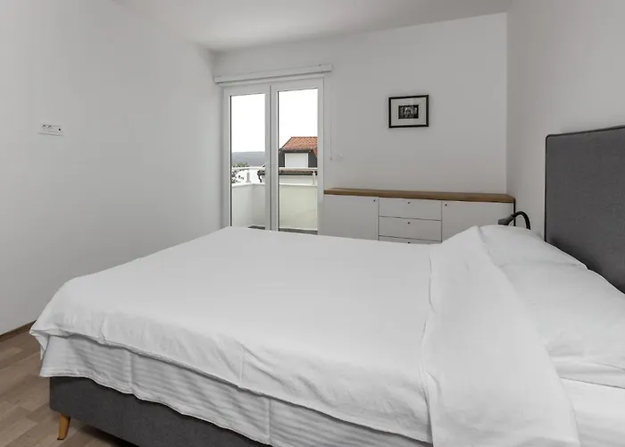 1 Bedroom Awesome In شقة