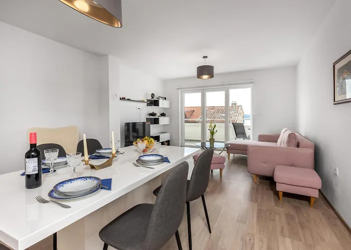 1 Bedroom Awesome In * Dramalj